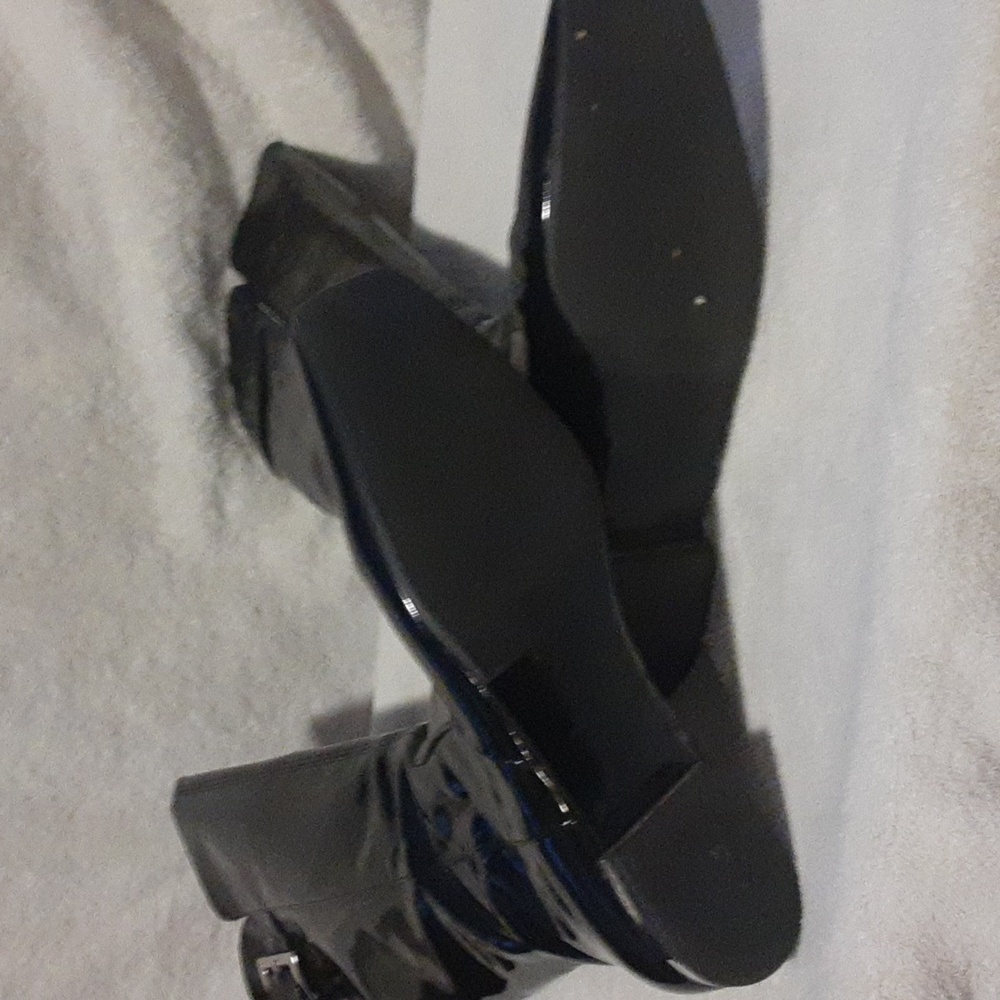Boots - Picture 4 of 5
